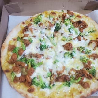 Crispy Chicken Pizza
